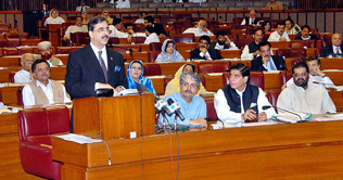 SC ruling closes door for dictatorship: Gilani